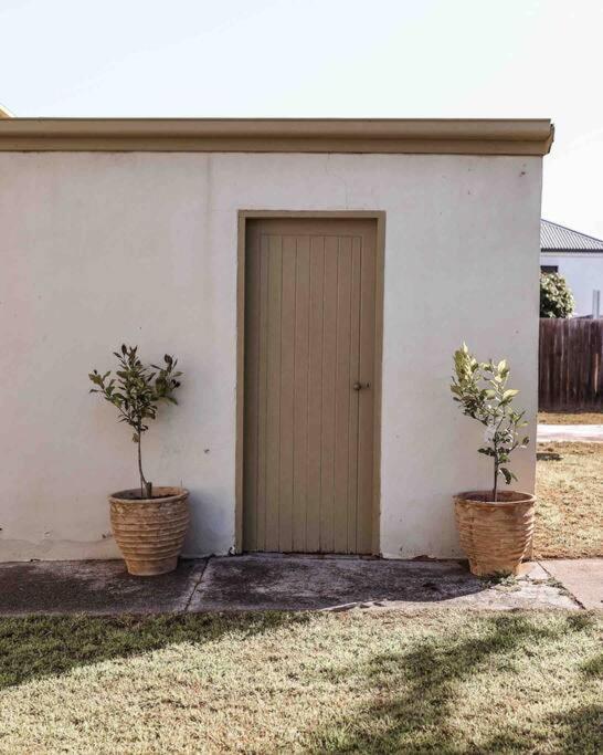 The Shooters Cottage Bellerive I Circa 1830 Exterior photo