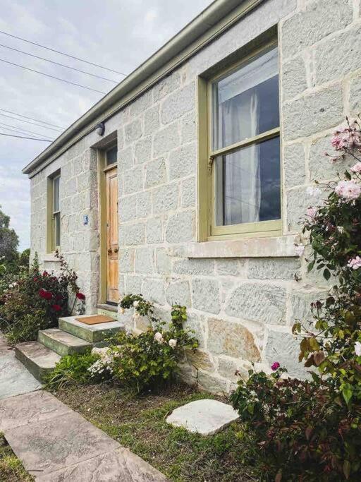 The Shooters Cottage Bellerive I Circa 1830 Exterior photo